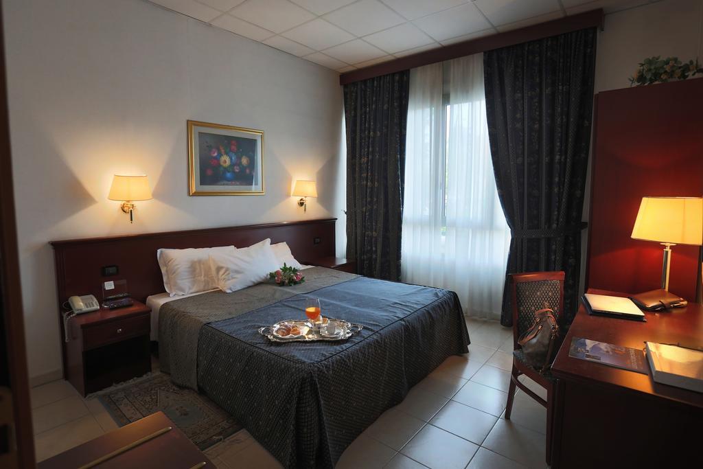Hotel Leonardo 브레시아 외부 사진